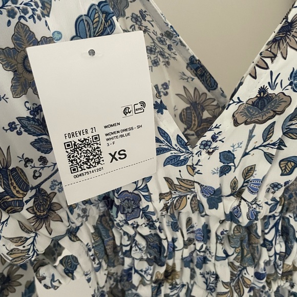 Floral Print Cutout Forever 21 Dress XS NWT - Picture 2 of 5